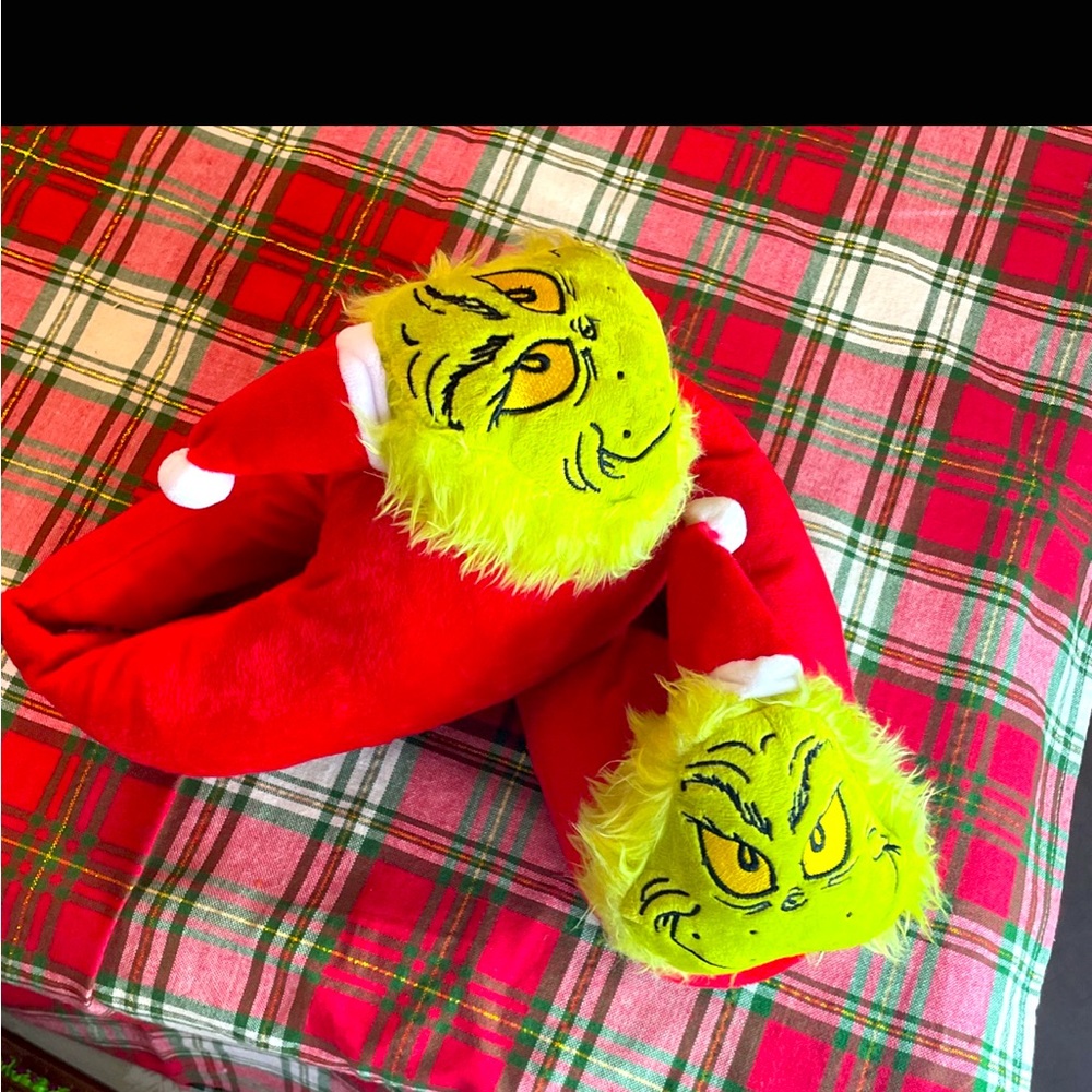 Dr. Seuss Grinch Slippers